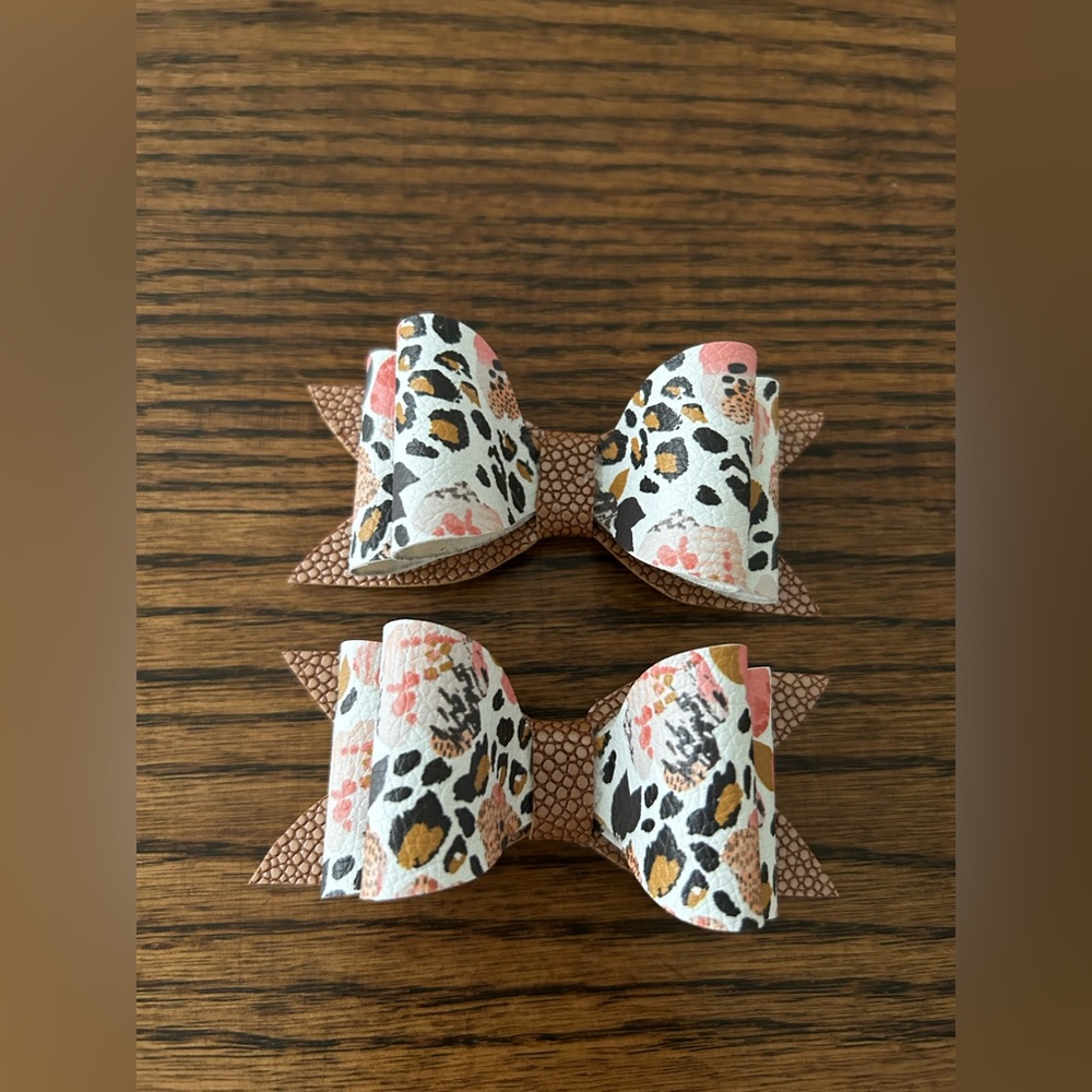 SOLD•Shoe Clips